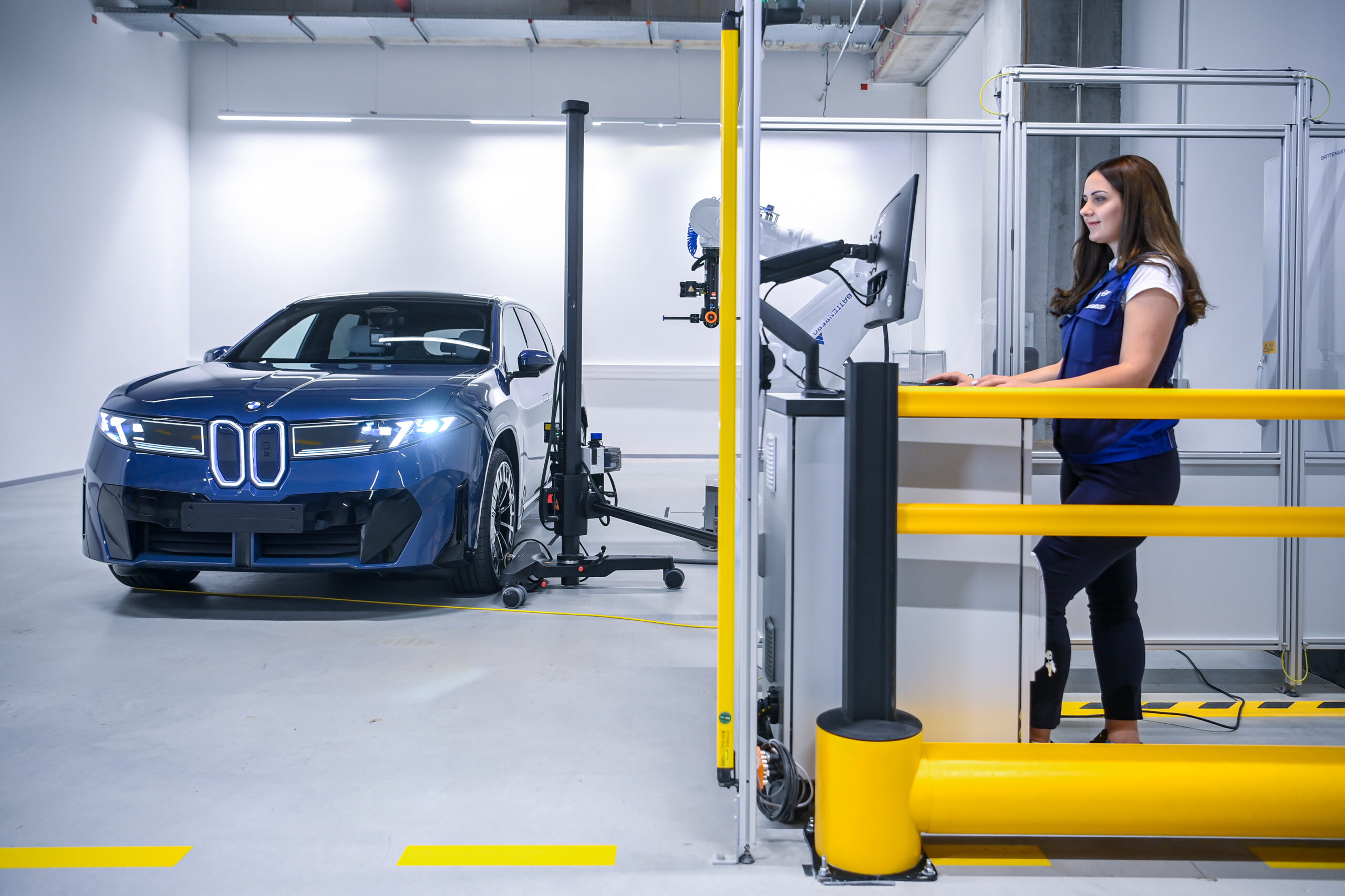 BMW iX3, EL PRIMER PRODUCTO PRODUCIDO CON ENERGÍA RENOVABLE