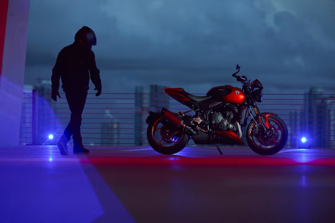 NUEVA TRIUMPH TRIDENT 800