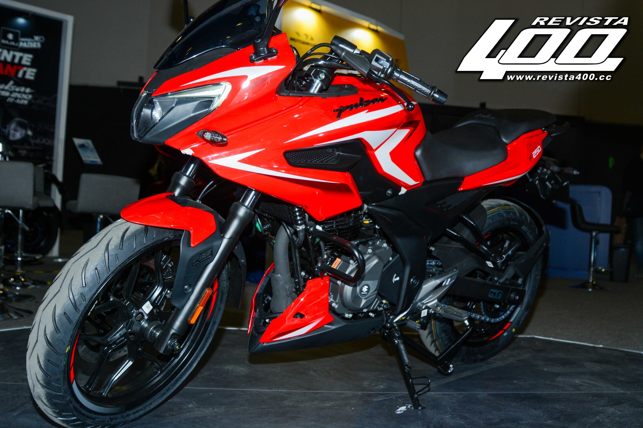 BAJAJ PRESENTA LA PULSAR F250 EN EXPO MOTO 2025