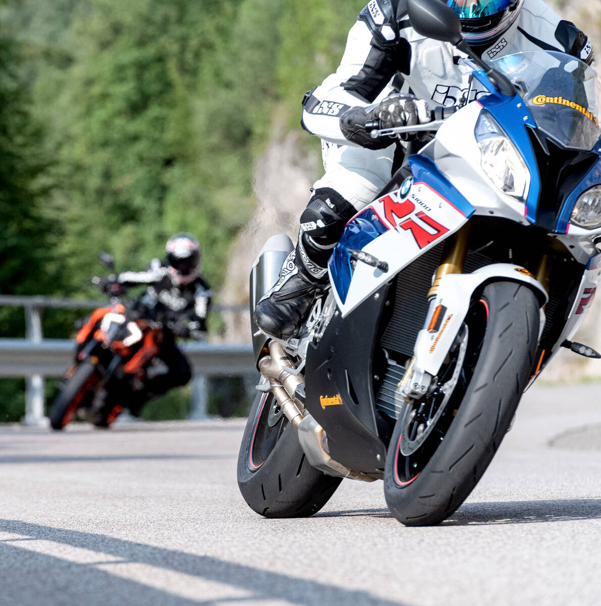 CONTISPORTATTACK 2: RENDIMIENTO SUPERSPORT EN CARRETERA