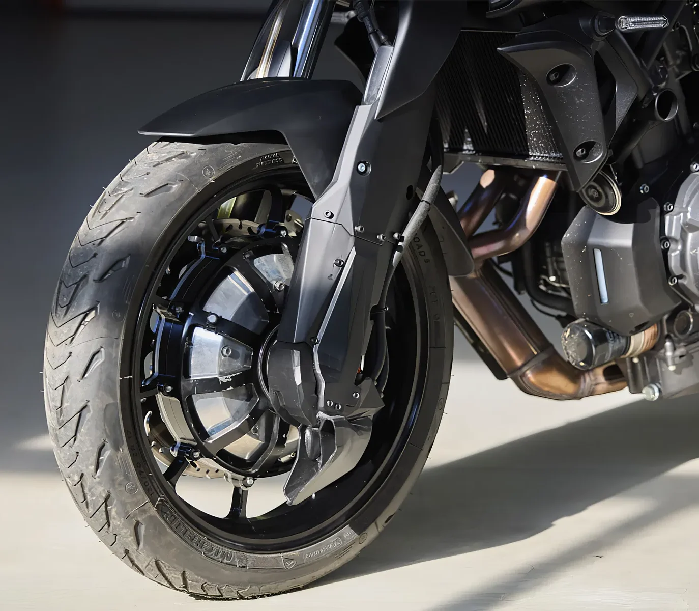 FURION M2: LA MT-07 HÍBRIDA