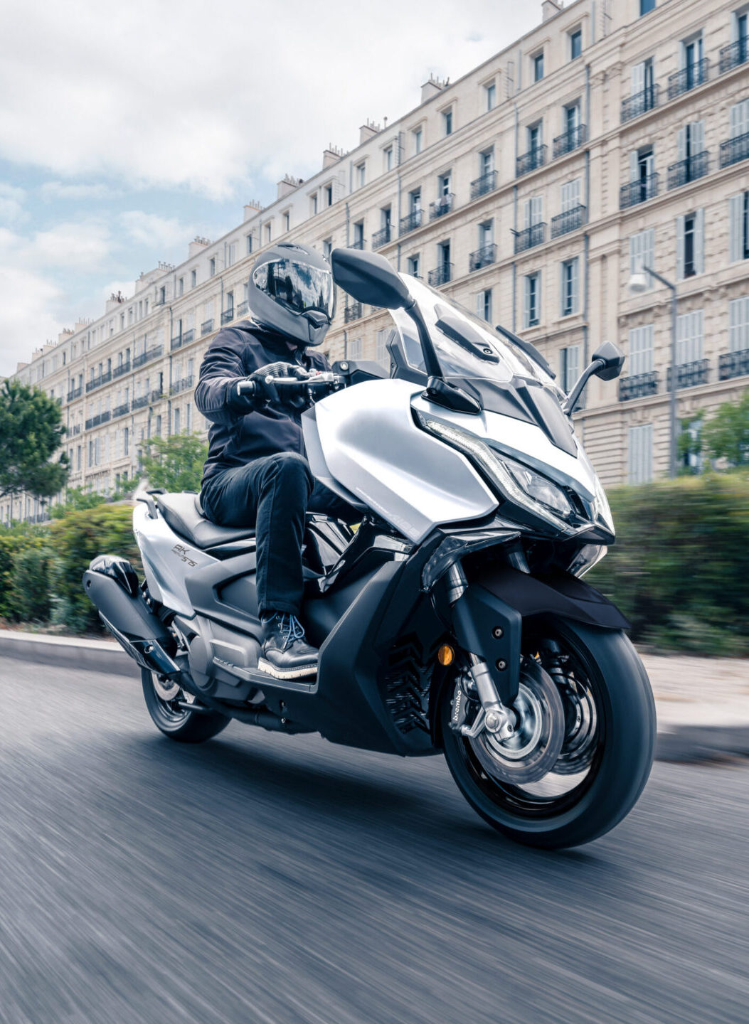 KYMCO AK 575: EL MAXISCOOTER PARA EL DÍA A DÍA