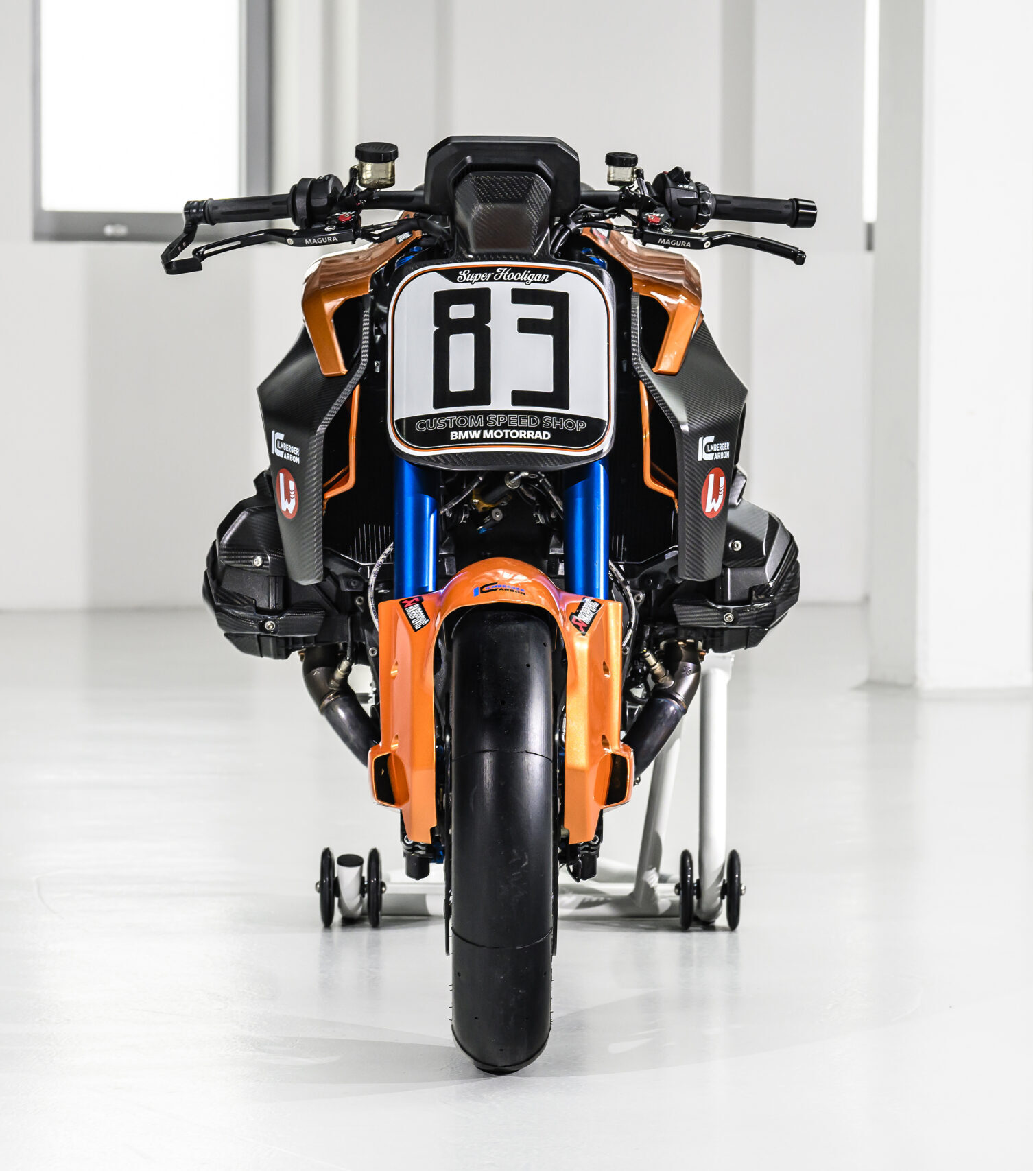 BMW R 1300 R SUPERHOOLIGAN