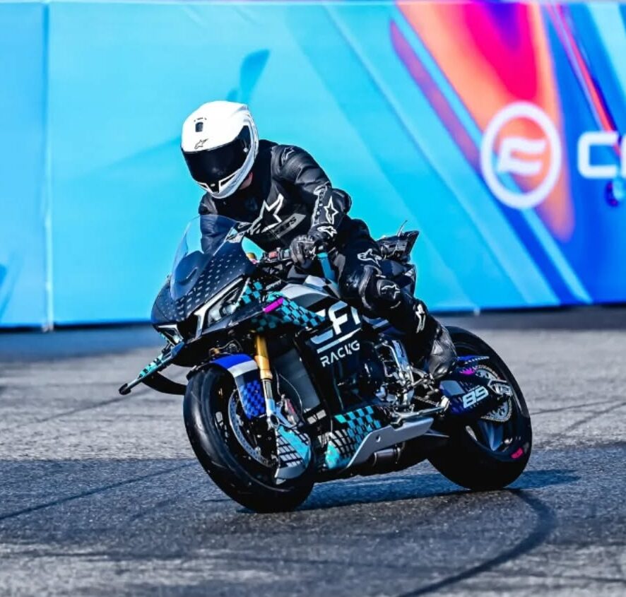 LA V4 SR-RR DE CFMOTO ES UNA REALIDAD