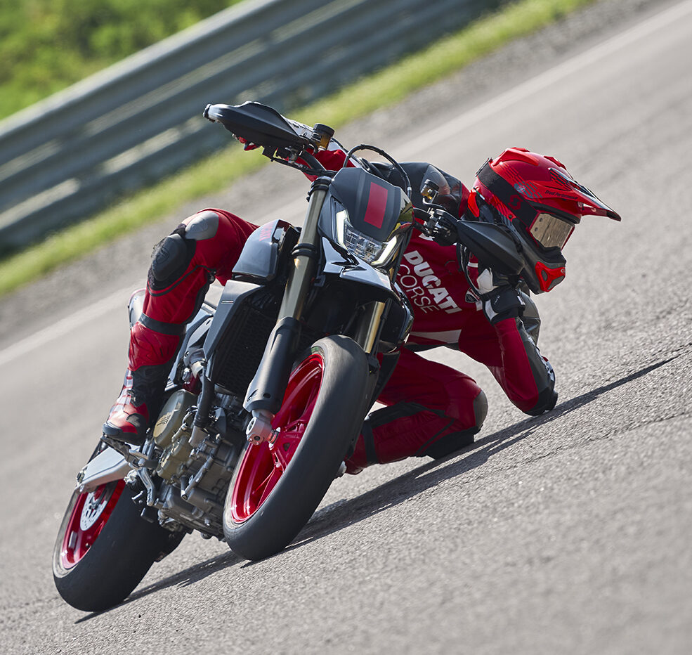 ASÍ ES LA NUEVA HYPERMOTARD 698 MONO NERA DE DUCATI