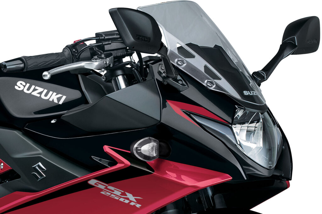 SUZUKI PREPARA ACTUALIZACIÓN DE SU GSX250R