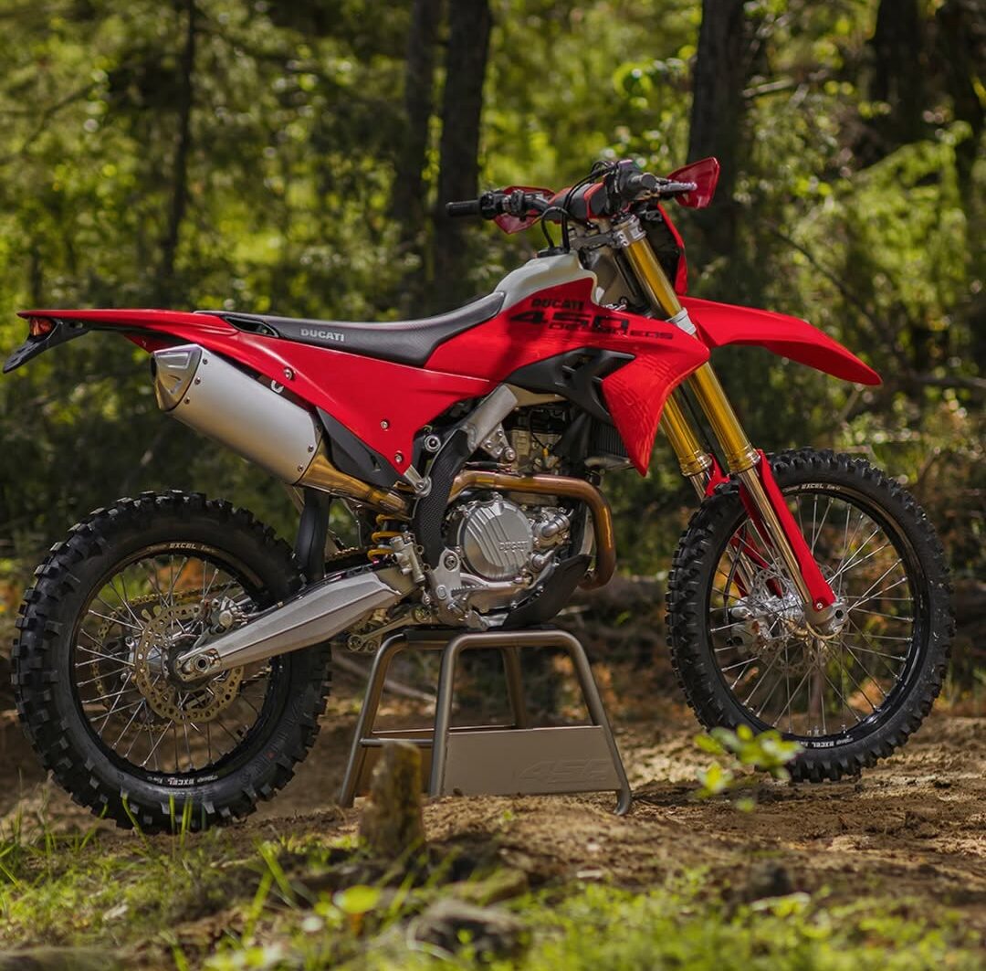ASÍ ES LA NUEVA DESMO450 EDS 2027 DE DUCATI PARA ENDURO