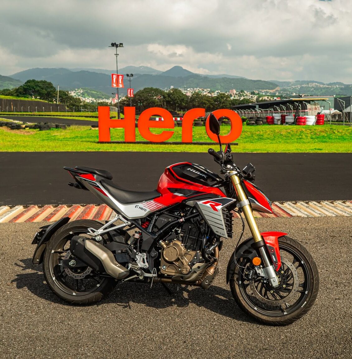 HERO REÚNE A SU COMUNIDAD EN UN TRACK DAY CON LA HUNK 250R