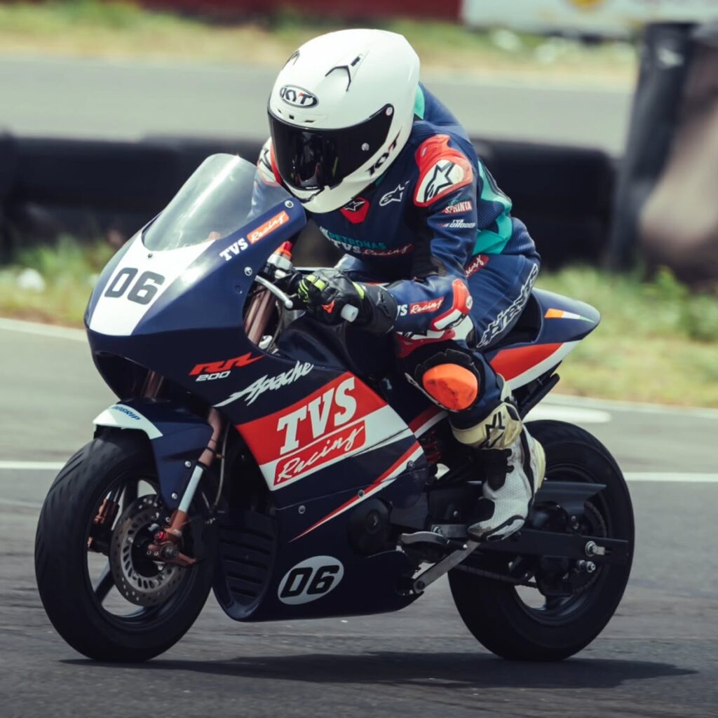 TVS PRESENTA SU PROGRAMA APACHE JUNIOR