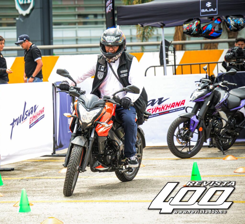 HABILIDAD Y RETOS EN EL PULSAR GYMKHANA DE BAJAJ