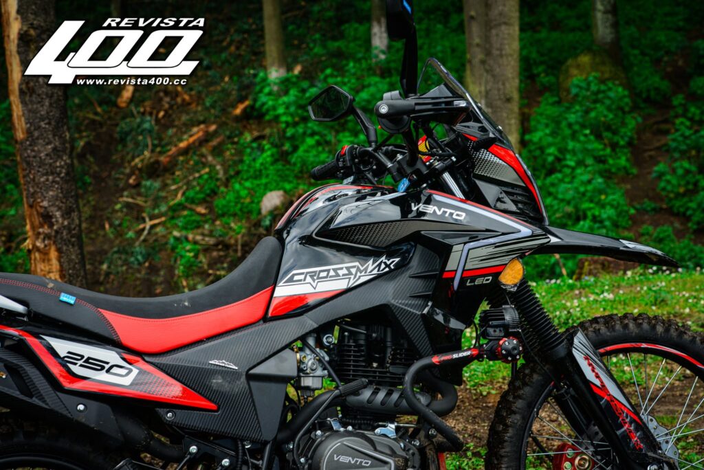 ASÍ ES LA NUEVA CROSSMAX 250 LED DE VENTO