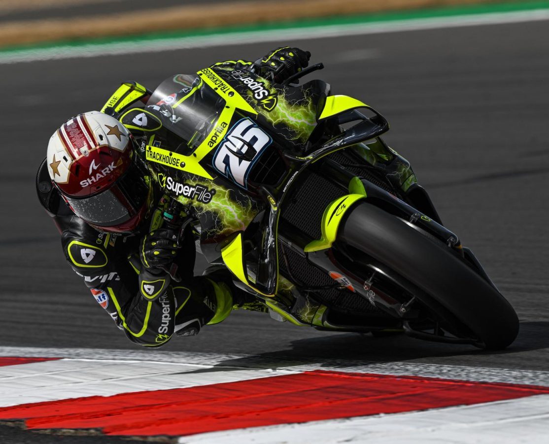 CONTUNDENTE DOMINIO DE APRILIA EN SILVERSTONE