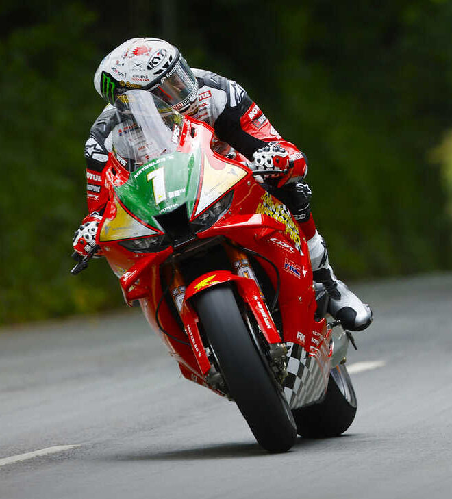 HONDA HOMENAJEA A JOHN MCGUINNESS CON UNA FIREBLADE SP DE EDICIÓN LIMITADA