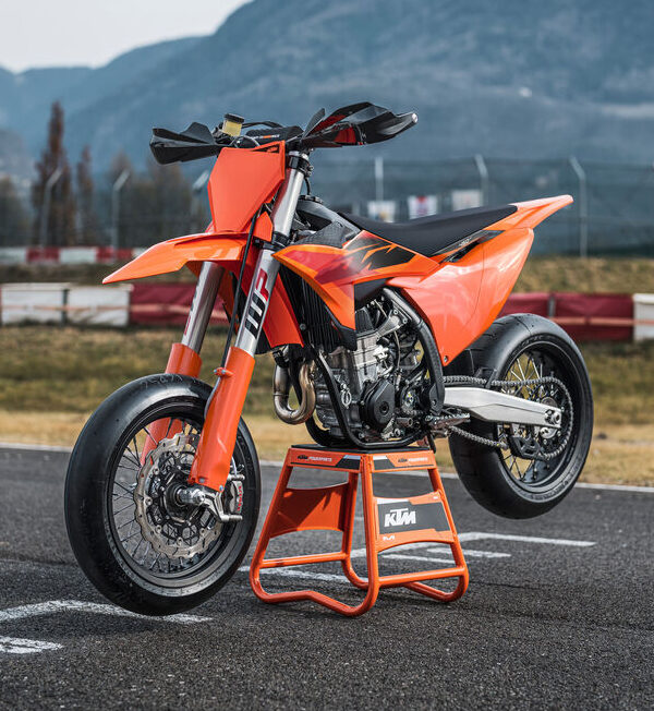 KTM PRESENTA LA 450 SMR 2027