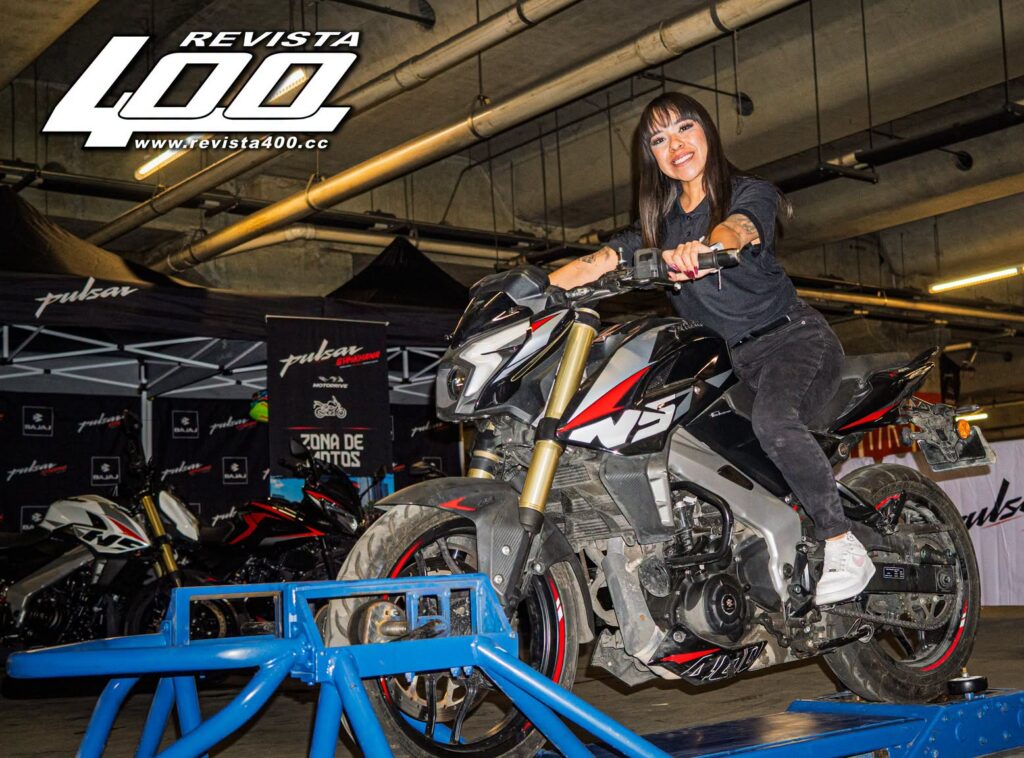 BAJAR PULSAR GYMKHANA EN TOWN CENTER