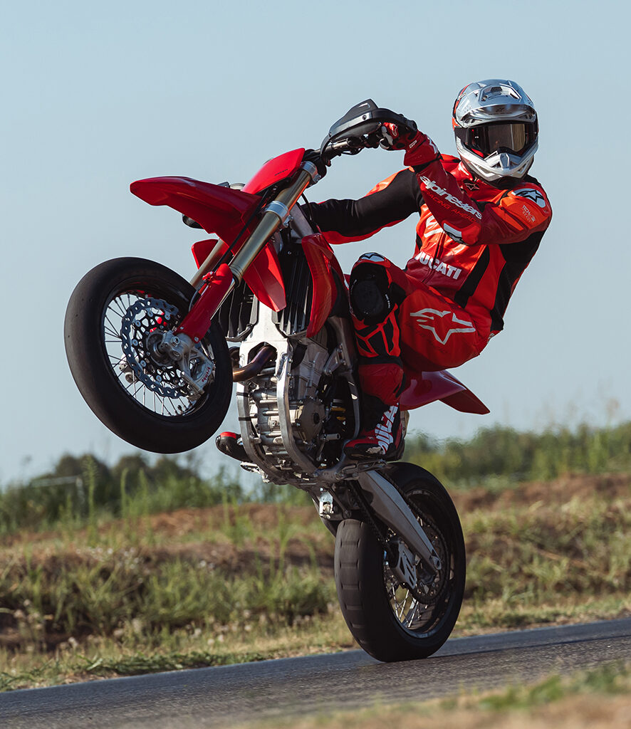 ASÍ ES LA NUEVA DUCATI DESMO450 SM