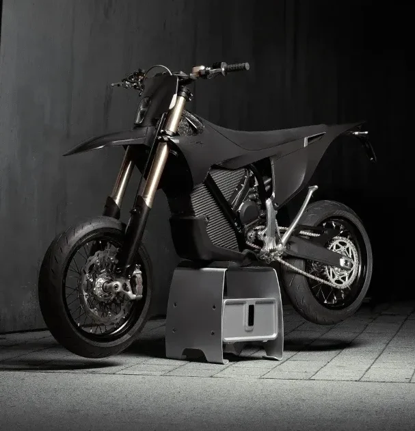 VARG SM SKÖLL, LA NUEVA SUPERMOTO DE STARK